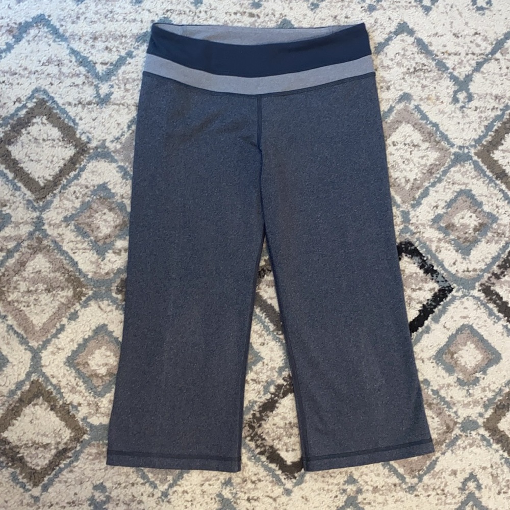 Lululemon cropped leggings sz 6 grey capris - Picture 2 of 6